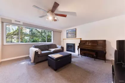 Outdoor Patio Photo of 4482 Cove Cliff Road, North Vancouver, BC