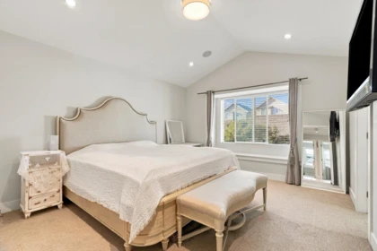 Basement Recreation Room Photo of 16475 21a Avenue, Surrey, BC