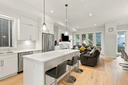 Family Room Photo of 16475 21a Avenue, Surrey, BC