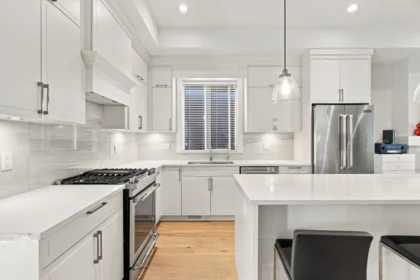 Kitchen Photo of 16475 21a Avenue, Surrey, BC