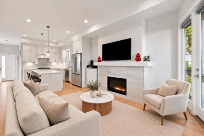 Living Room Photo of 16475 21a Avenue, Surrey, BC