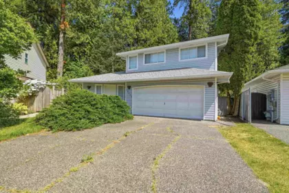 Staircase Photo of 20885 95a Avenue, Langley, BC