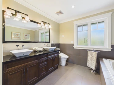 Entry Foyer Photo of 3575 W 38th Avenue, Vancouver, BC