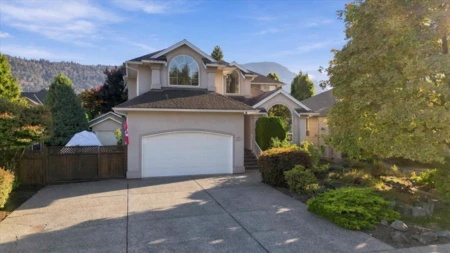 44434 Elsie Place, Chilliwack, BC, Chilliwack — Single Family Residence for sale