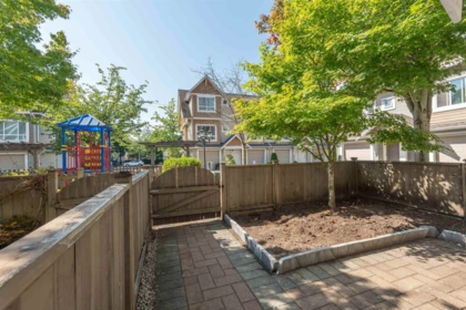 Living Room Photo of 5 9451 Granville Avenue, Richmond, BC