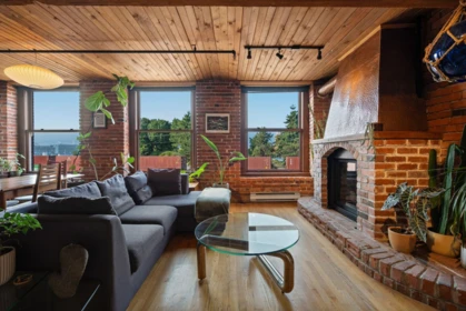 Family Room Photo of 305 41 Alexander Street, Vancouver, BC