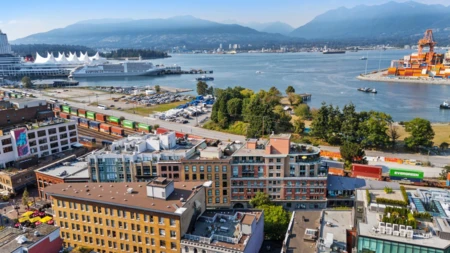 Garden / Landscaping Photo of 305 41 Alexander Street, Vancouver, BC