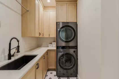 Hot Tub / Spa Photo of 3291 Douglas Crescent, Richmond, BC