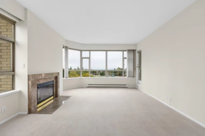 Dining Area Photo of 802 4830 Bennett Street, Burnaby, BC