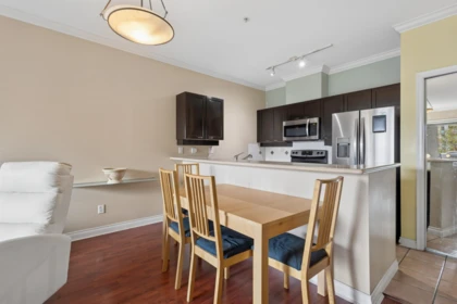 302 131 W 3rd Street, North Vancouver, BC, North vancouver — Apartment/Condo for sale