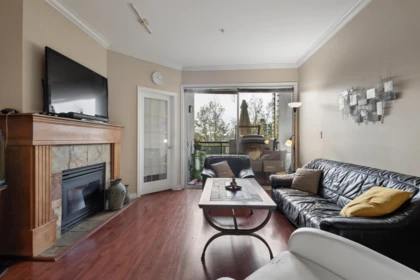 302 131 W 3rd Street, North Vancouver, BC, North vancouver — Apartment/Condo for sale