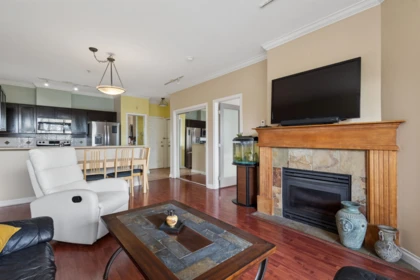 302 131 W 3rd Street, North Vancouver, BC, North vancouver — Apartment/Condo for sale
