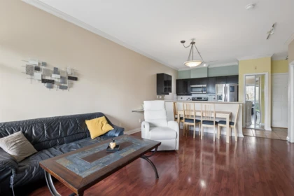 302 131 W 3rd Street, North Vancouver, BC, North vancouver — Apartment/Condo for sale