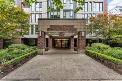 Hot Tub / Spa Photo of 701 1010 Burnaby Street, Vancouver, BC