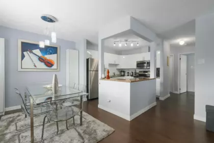 Kitchen Photo of 402 550 Eighth Street, New Westminster, BC