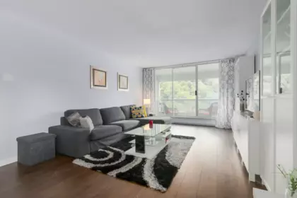 Living Room Photo of 402 550 Eighth Street, New Westminster, BC