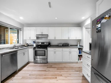 Hallway Photo of 4047 Woodbury Avenue, North Vancouver, BC