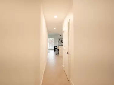 Entry Foyer Photo of 360 422 E 3rd Street, North Vancouver, BC