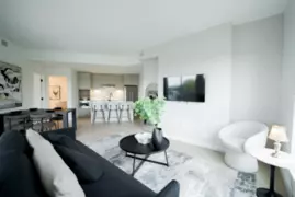 360 422 E 3rd Street, North Vancouver, BC