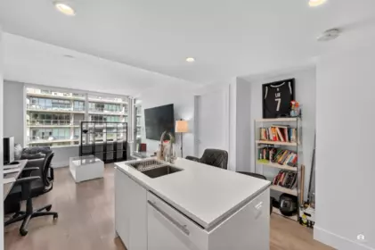 512 6900 Pearson Way, Richmond, BC, Richmond — Apartment/Condo for sale
