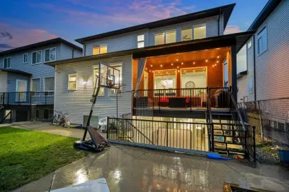 2705 Sunnyside Street, Abbotsford, BC, Abbotsford — Single Family Residence for sale