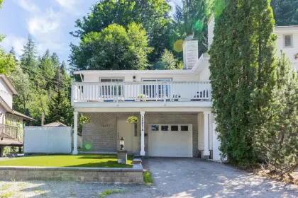 2605A Jane Street, Port Moody, BC, Port moody — Half Duplex for sale