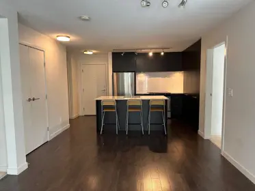 203 1673 Lloyd Avenue, Vancouver, BC, Vancouver — Apartment/Condo for sale
