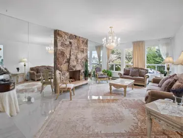1079 Augusta Avenue, Burnaby, BC, Burnaby — Single Family Residence for sale