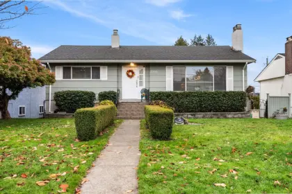 3766 Peter Street, Burnaby, BC, Burnaby — Single Family Residence for sale