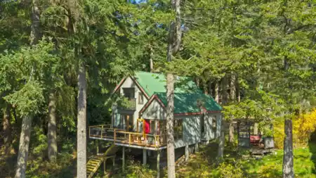 269 David Road, Bowen Island, BC, Bowen Island — Single Family Residence for sale