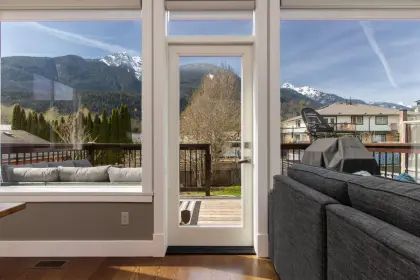 41835 Hope Road, Squamish, BC, Squamish — Half Duplex for sale