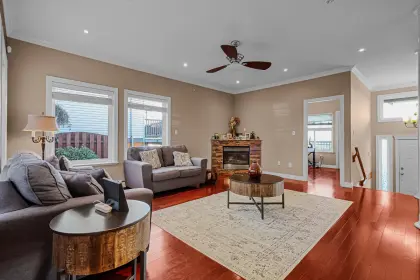 33833 Grewall Crescent, Mission, BC, Mission — Single Family Residence for sale
