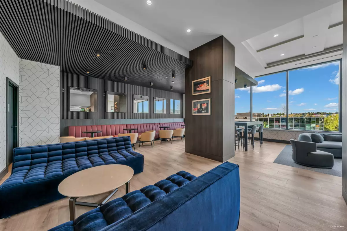 Swimming Pool Photo of 2308 2186 Gilmore Avenue, Burnaby, BC