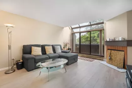 220 7340 Moffatt Road, Richmond, BC, Richmond — Apartment/Condo for sale