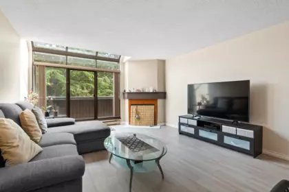 220 7340 Moffatt Road, Richmond, BC, Richmond — Apartment/Condo for sale