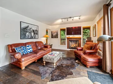 2316 Gondola Way, Whistler, BC, Whistler — Single Family Residence for sale
