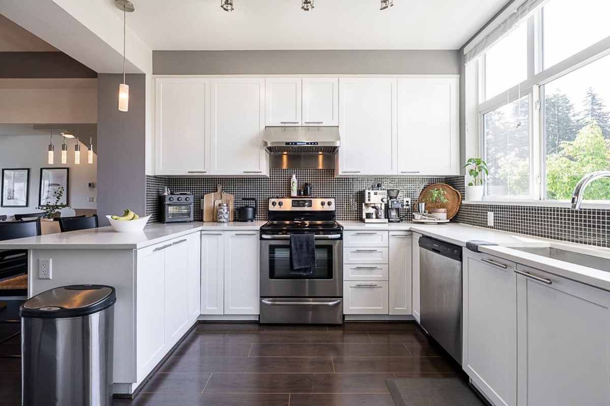 Living Room Photo of 81 16222 23a Avenue, Surrey, BC