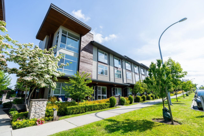 Front Yard Photo of 81 16222 23a Avenue, Surrey, BC