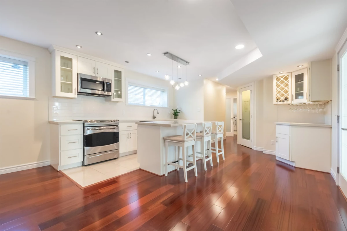 Backyard Photo of 15531 Roper Avenue, White Rock, BC