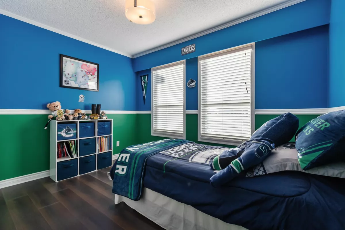 Entry Foyer Photo of 15531 Roper Avenue, White Rock, BC