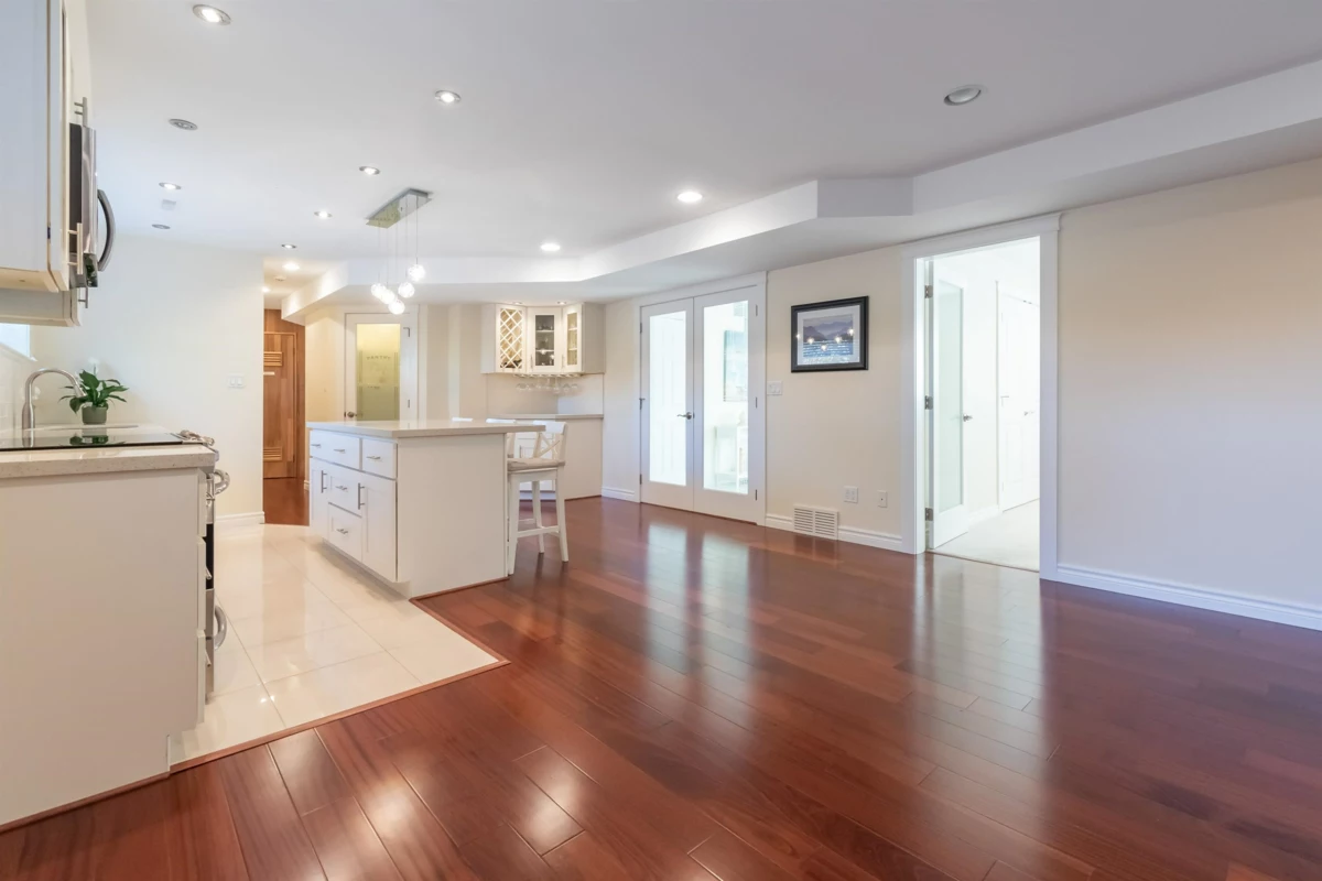Garage Interior Photo of 15531 Roper Avenue, White Rock, BC