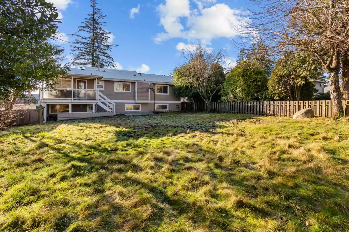 Neighborhood Park Photo Near 15531 Roper Avenue, White Rock, BC