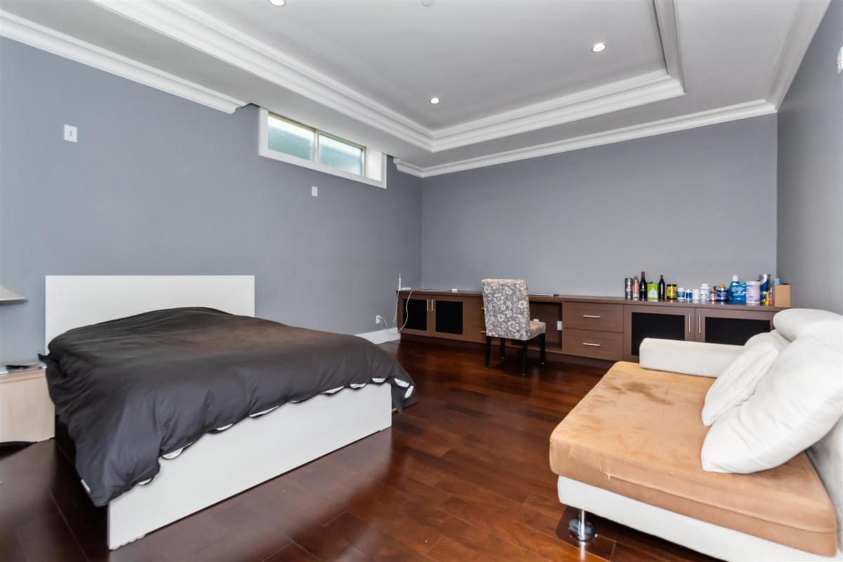 Powder Room Photo of 5578 Elizabeth Street, Vancouver, BC