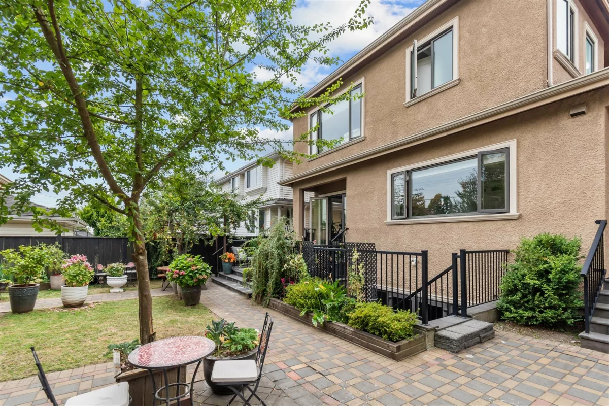 Staircase Photo of 5578 Elizabeth Street, Vancouver, BC