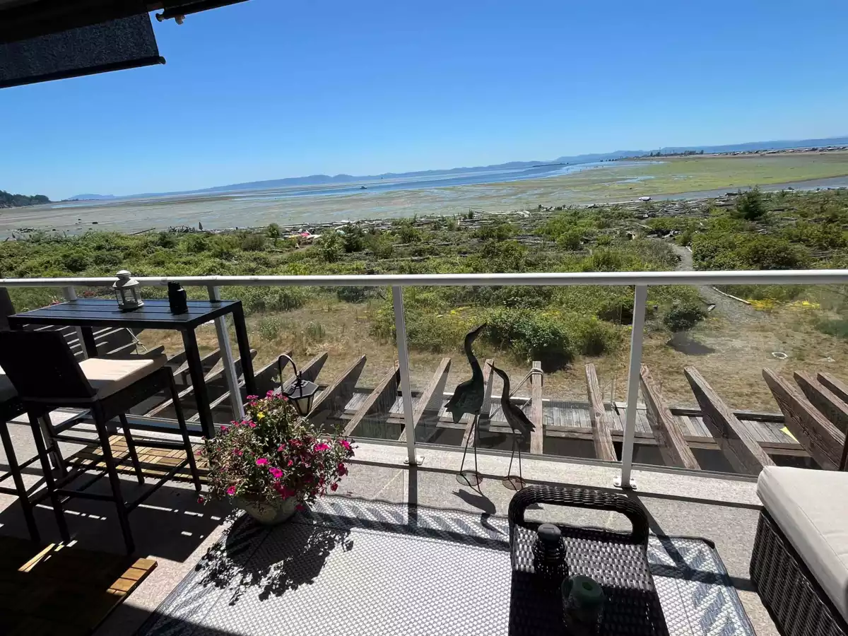 Exterior Front Photo of 207 1120 Tsatsu Shores Drive, Tsawwassen, BC