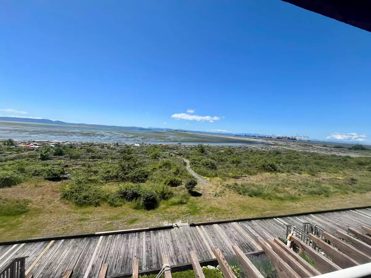 Garage Interior Photo of 207 1120 Tsatsu Shores Drive, Tsawwassen, BC