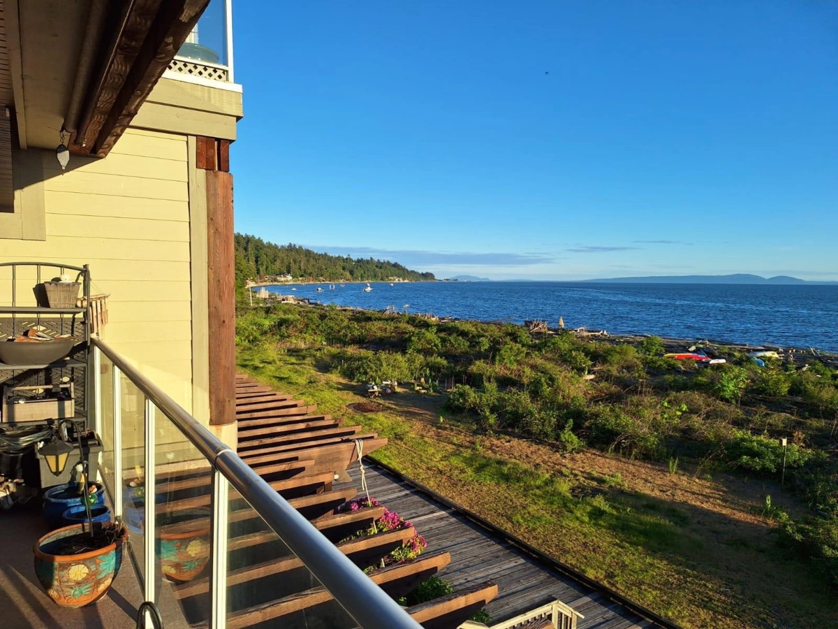Mudroom Photo of 207 1120 Tsatsu Shores Drive, Tsawwassen, BC