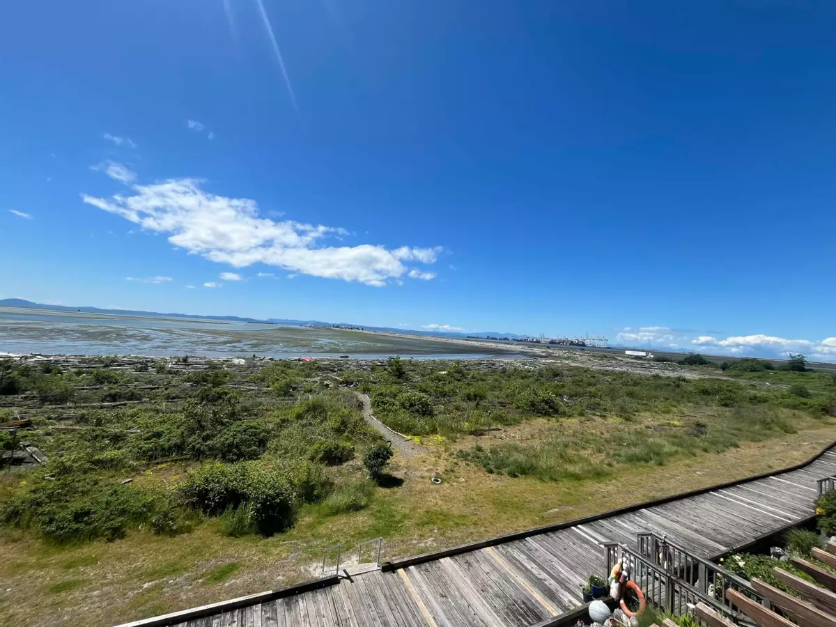 Outdoor Kitchen Photo of 207 1120 Tsatsu Shores Drive, Tsawwassen, BC