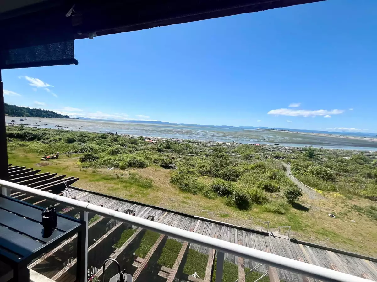 Outdoor Patio Photo of 207 1120 Tsatsu Shores Drive, Tsawwassen, BC