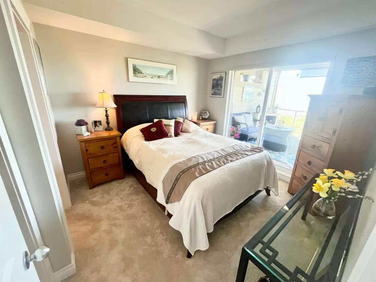 Walk-In Closet Photo of 207 1120 Tsatsu Shores Drive, Tsawwassen, BC